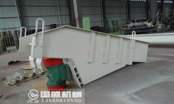 振動給料輸送機 振動給料輸送機